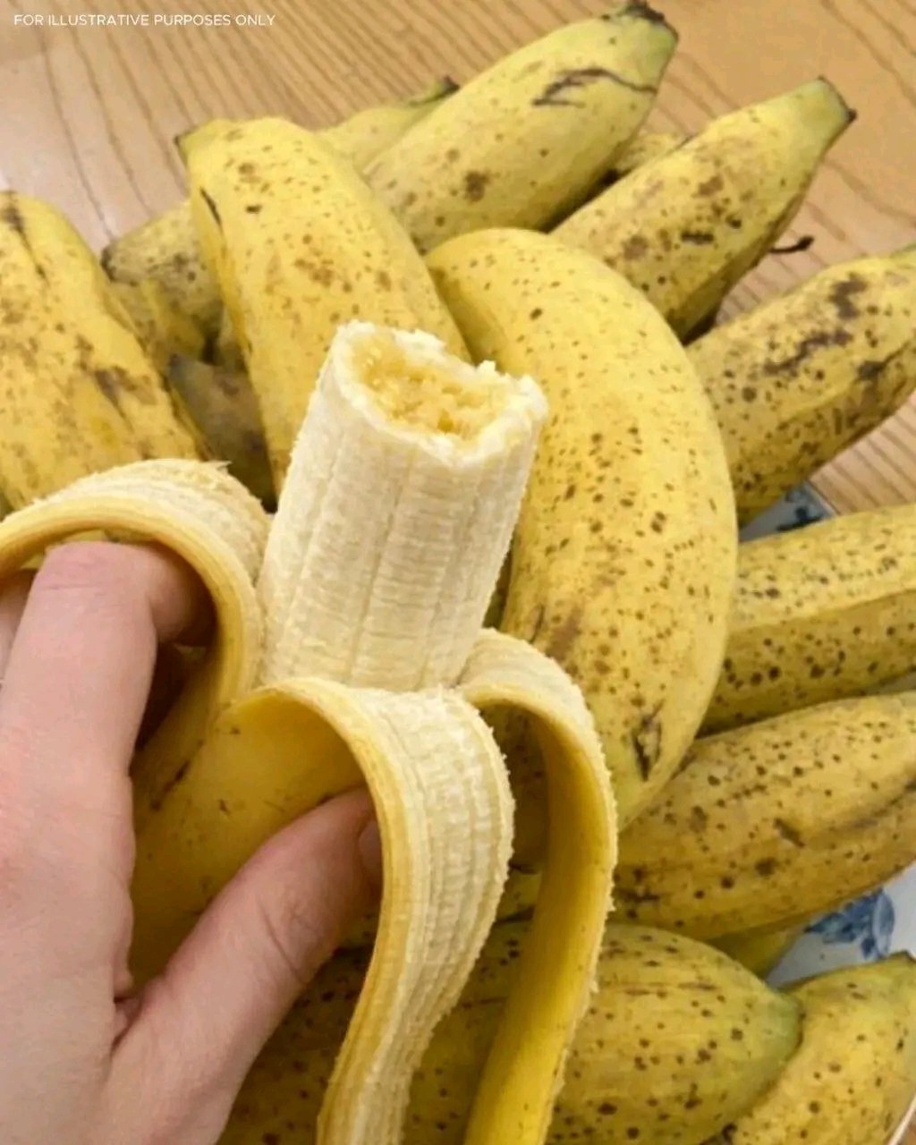 😮 If you’re over 50, eating one banana a day could cause… (this might surprise you)